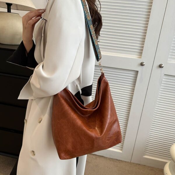 Women's Shoulder Bag With Ethnic Style Wide Shoulder Strap Ins Large Capacity Bucket Crossbody Bags Fashion Handbag - Image 10