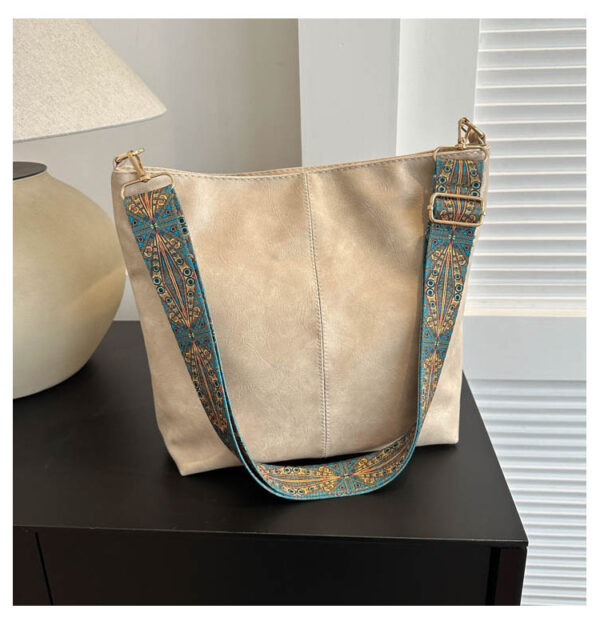 Women's Shoulder Bag With Ethnic Style Wide Shoulder Strap Ins Large Capacity Bucket Crossbody Bags Fashion Handbag - Image 9